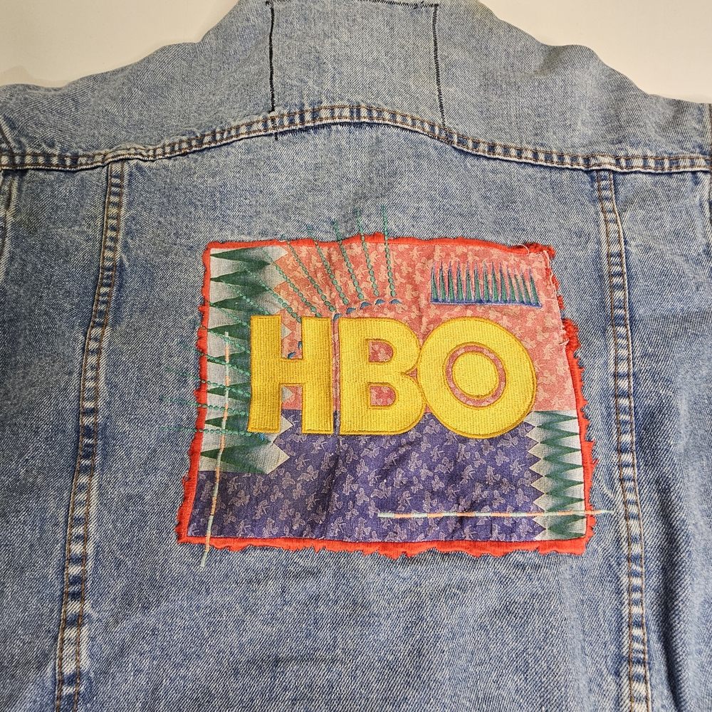 Vintage 80s/ 90s HBO Patch Light Wash Denim Jacket Sz Med Patch Pre Loved - Picture 12 of 16
